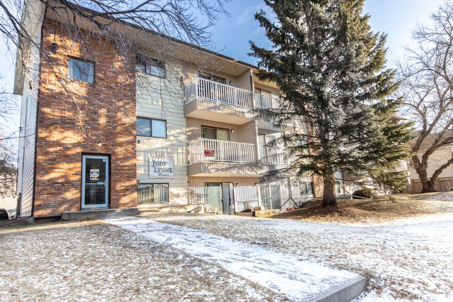 5415 48 Av, Red Deer, AB for sale - Primary Photo - Image 1 of 1