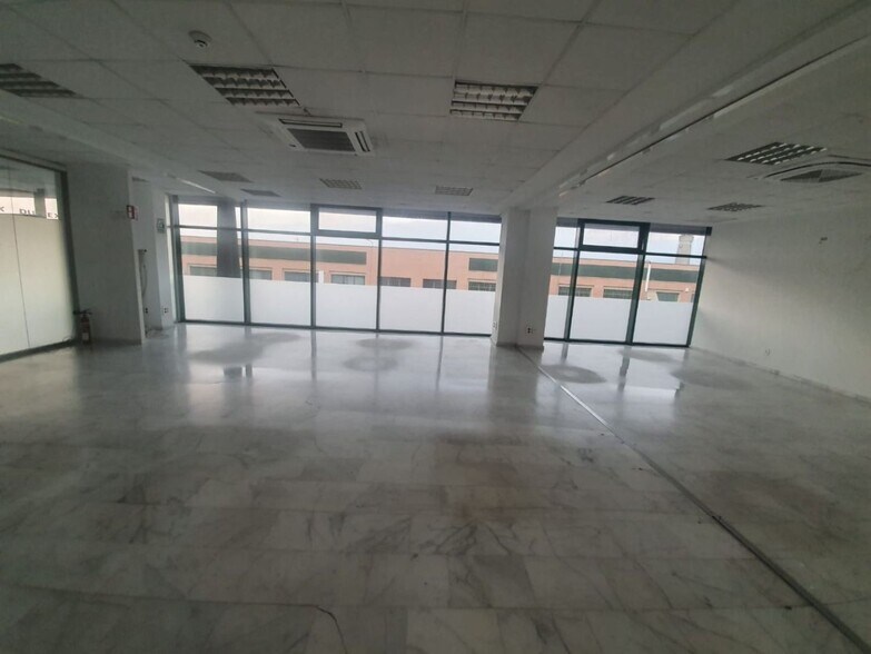 Office in SEVILLA for lease - Building Photo - Image 3 of 10