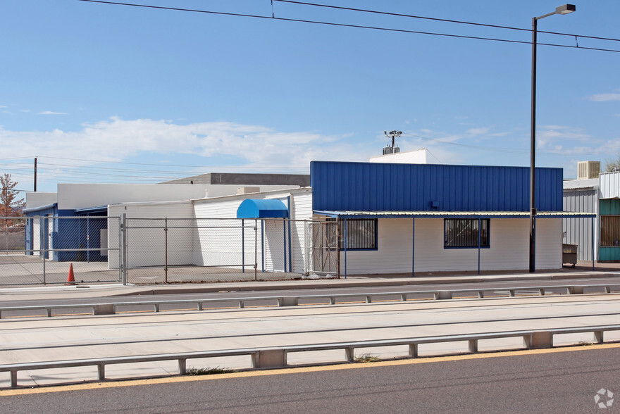 3255 E Washington St, Phoenix, AZ for sale - Primary Photo - Image 1 of 13