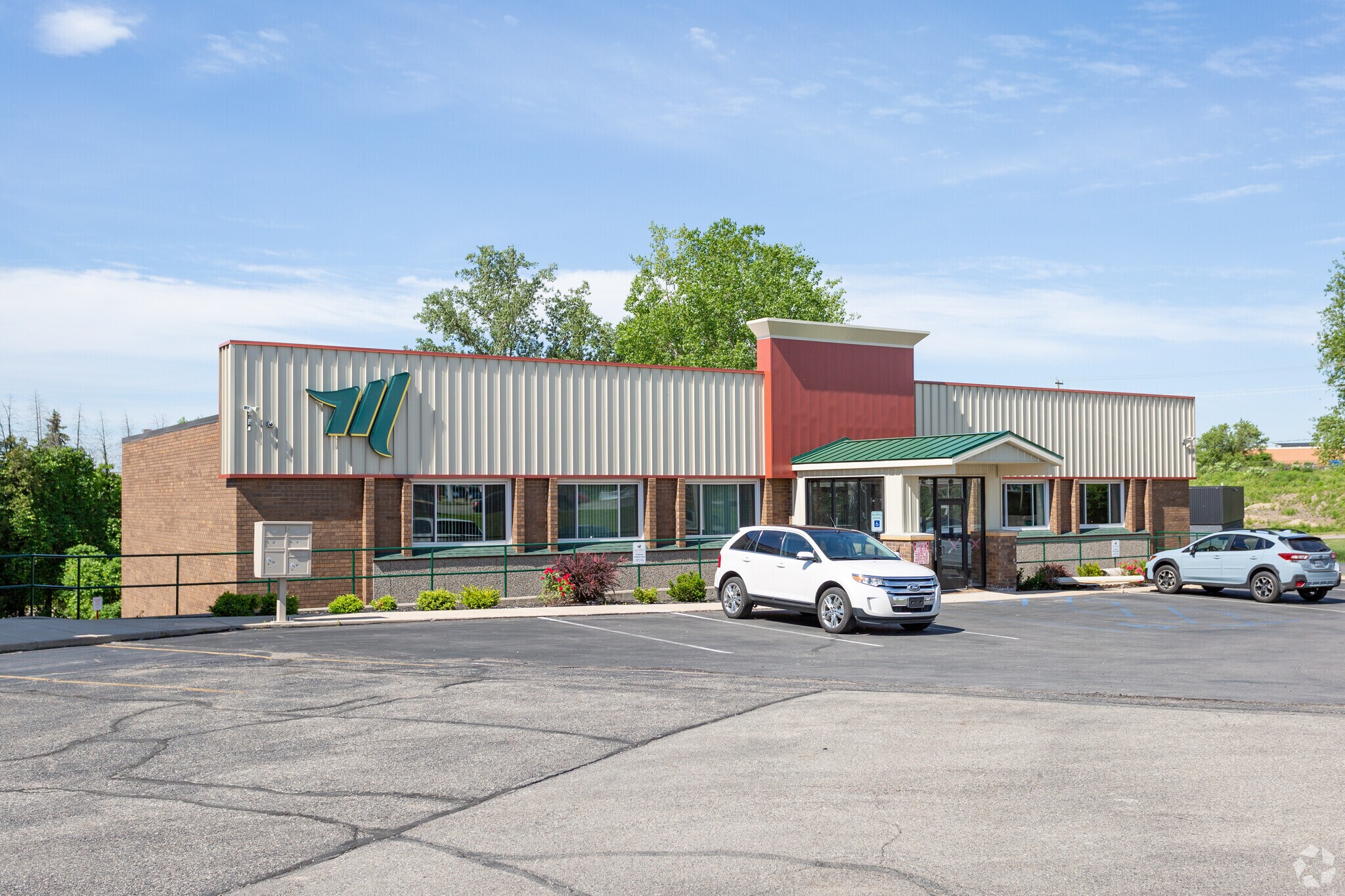 3226 28th St SE, Grand Rapids, MI for sale Primary Photo- Image 1 of 1