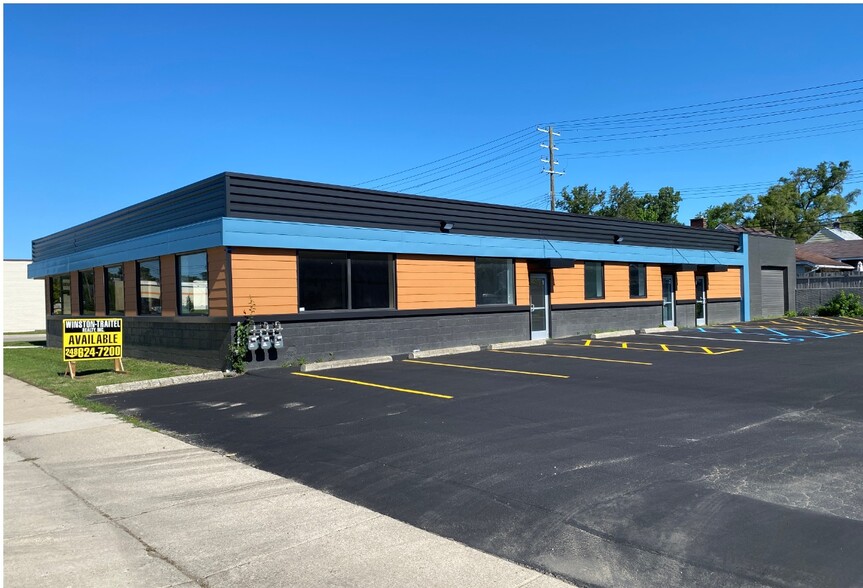 3890 11 Mile Rd, Berkley, MI for lease - Building Photo - Image 1 of 6