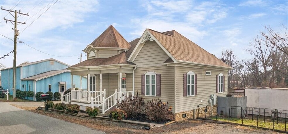 4423 Railroad Ave, Harrisburg, NC for sale - Building Photo - Image 2 of 15