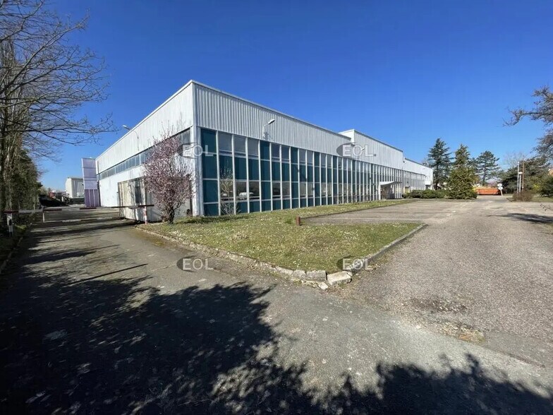 Flex in SAINT-OUEN-L'AUMONE for lease - Building Photo - Image 1 of 5