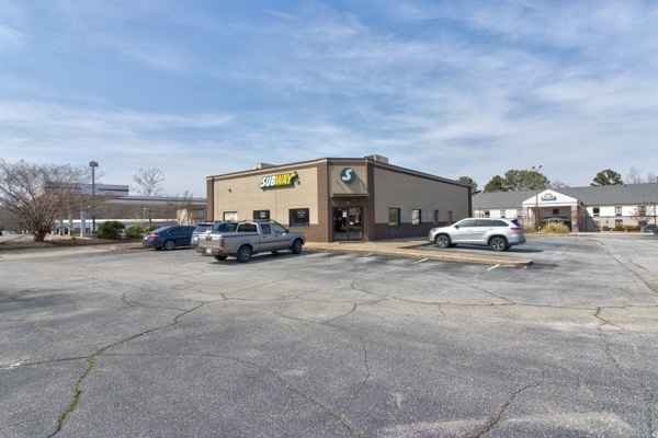 394 W Butler Rd, Mauldin, SC for sale - Building Photo - Image 2 of 9