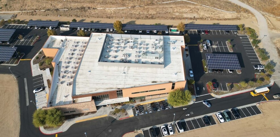 4500 Morning Dr, Bakersfield, CA for lease - Building Photo - Image 3 of 9