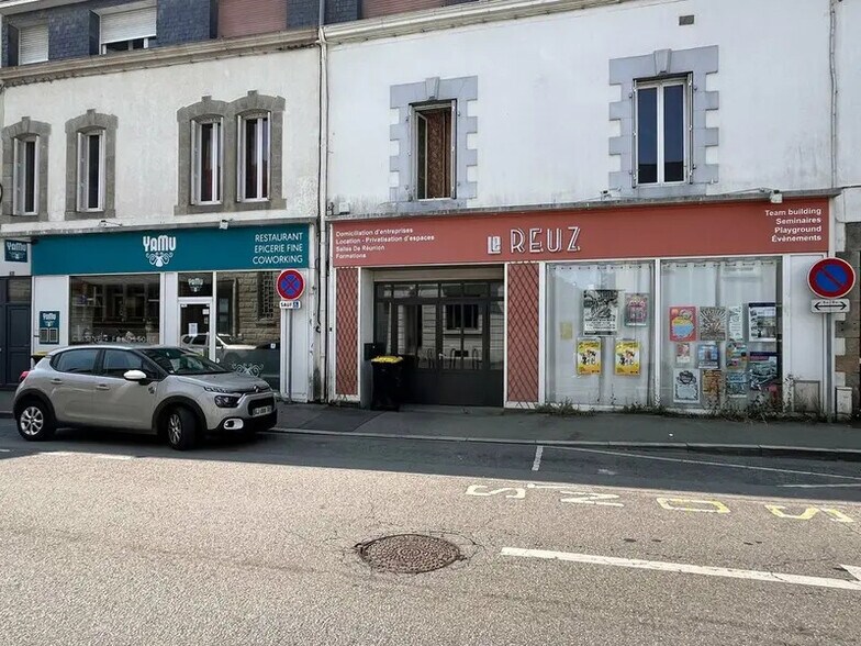 Retail in Vannes for lease - Building Photo - Image 1 of 1