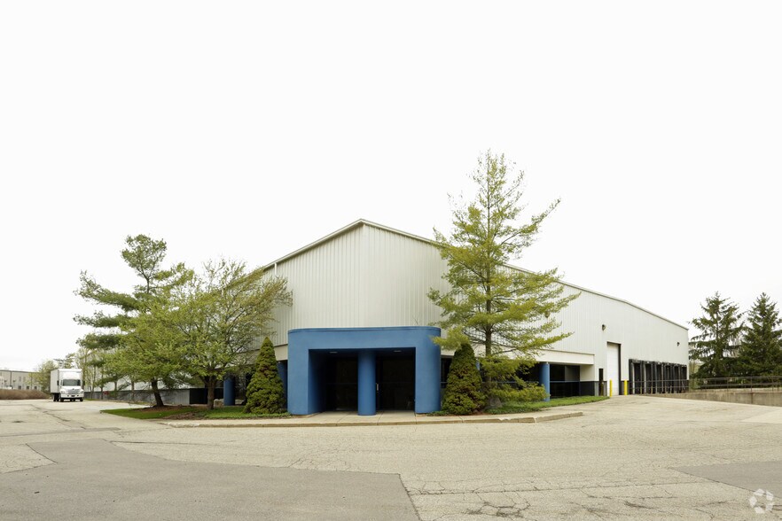 5738 Eagle Dr SE, Grand Rapids, MI for lease - Building Photo - Image 2 of 7