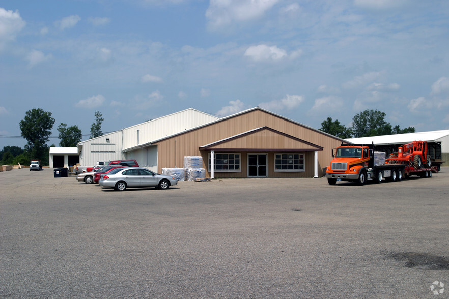 3147 Fruit Ridge Ave NW, Grand Rapids, MI for sale - Primary Photo - Image 1 of 3