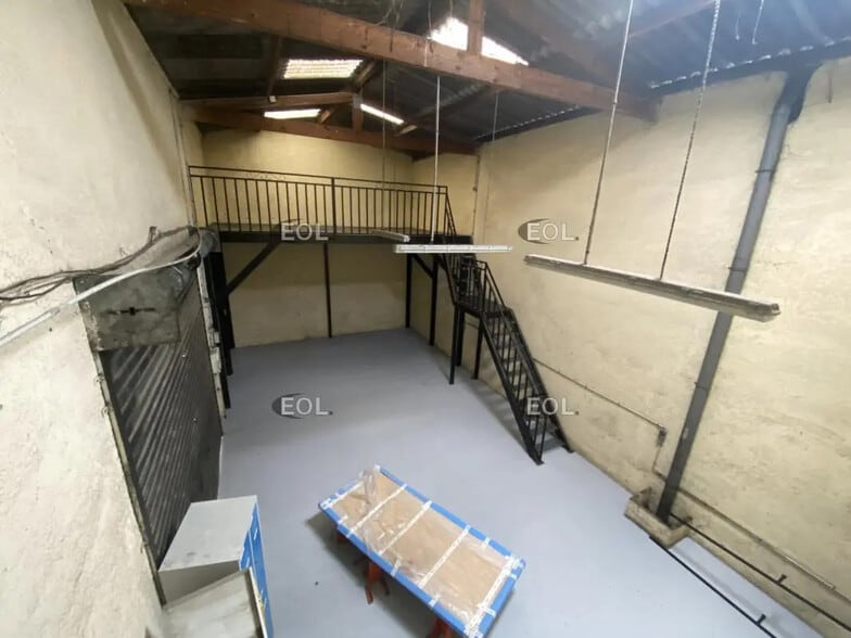 Flex in Combs-la-Ville for lease - Building Photo - Image 3 of 5