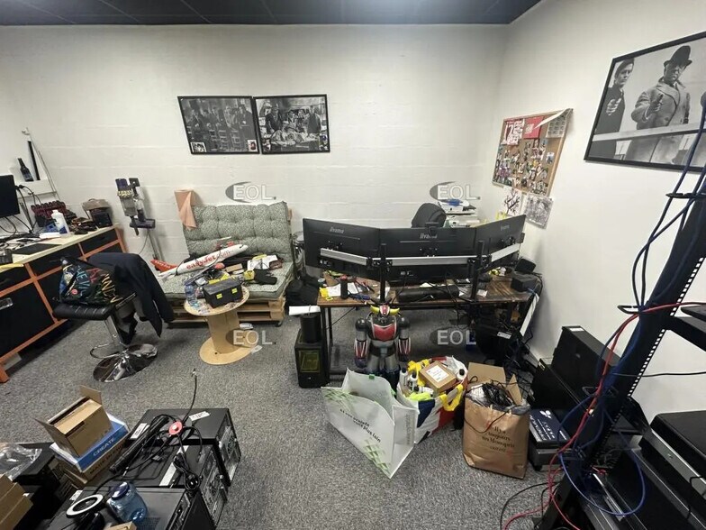 Flex in Gretz-Armainvilliers for lease - Interior Photo - Image 2 of 7