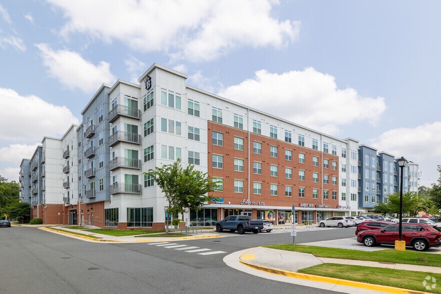 9142 Richmond Hwy, Fort Belvoir, VA for lease - Building Photo - Image 2 of 28