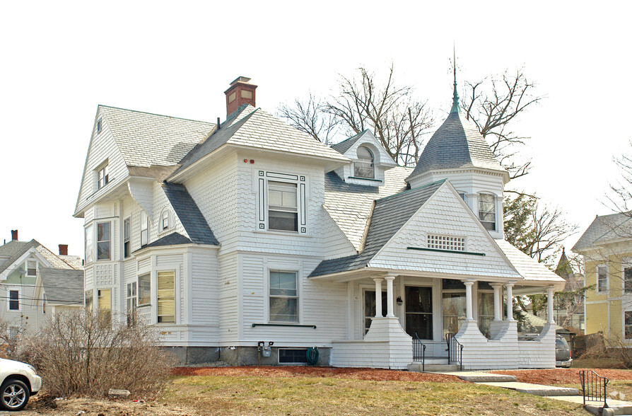 121 Bay St, Manchester, NH for sale - Primary Photo - Image 1 of 1