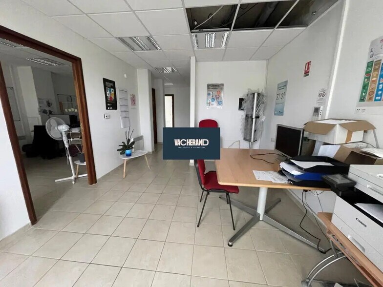 Retail in Maubeuge for sale - Interior Photo - Image 2 of 4