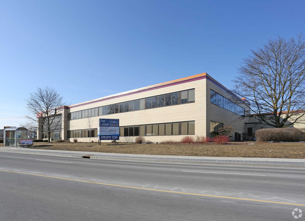 185409 er St, Waterloo, ON N2J 2B1