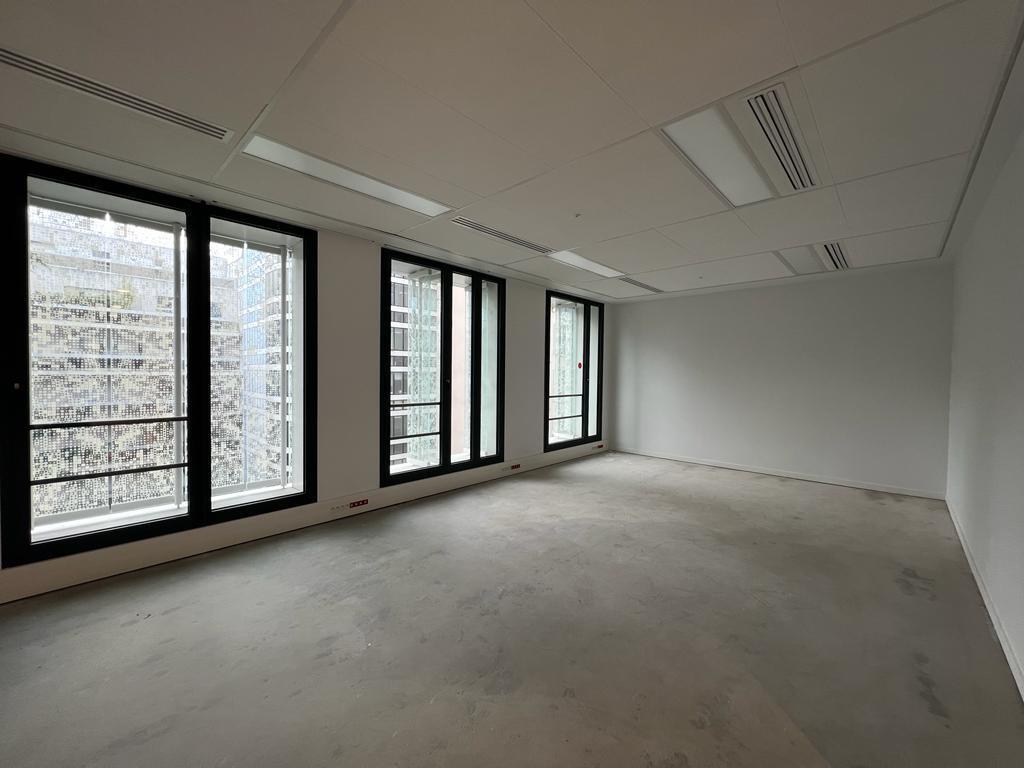Office in Levallois-Perret for lease Interior Photo- Image 1 of 6