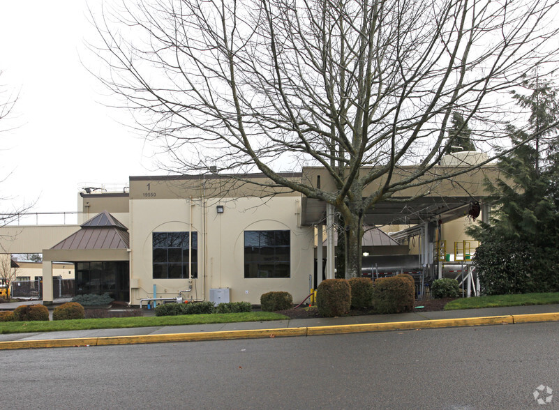 19550 SW 97th Ave, Tualatin, OR for lease - Building Photo - Image 2 of 4