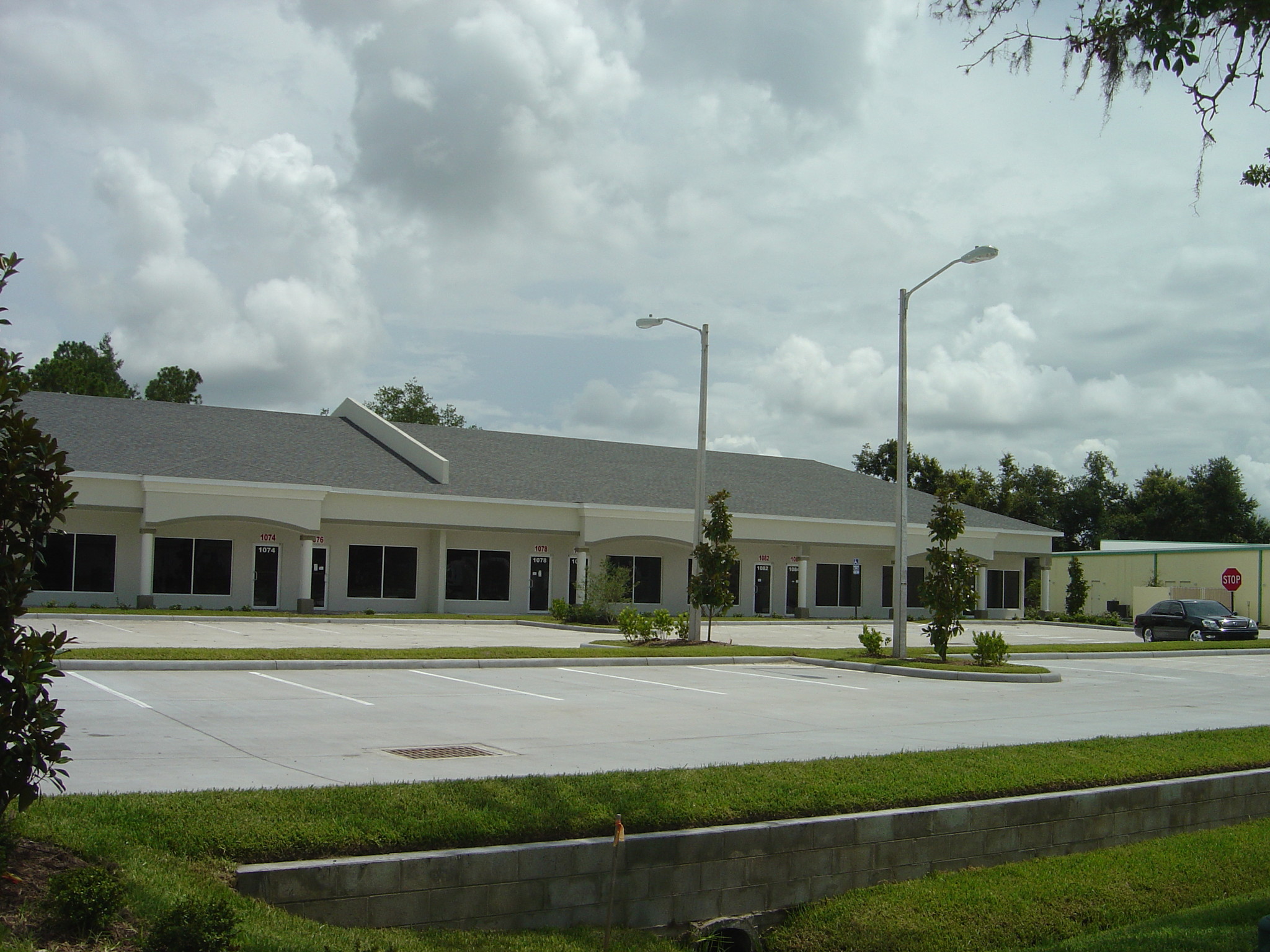 1066-1088 Plaza Dr, Kissimmee, FL for sale Primary Photo- Image 1 of 1