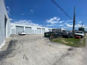 2107 SW 57th Ter, West Park, FL for lease Interior Photo- Image 2 of 14