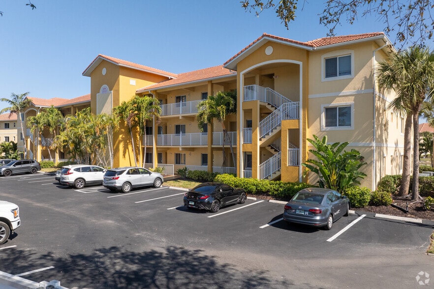 10000-10030 Maddox Ln, Bonita Springs, FL for sale - Primary Photo - Image 1 of 31