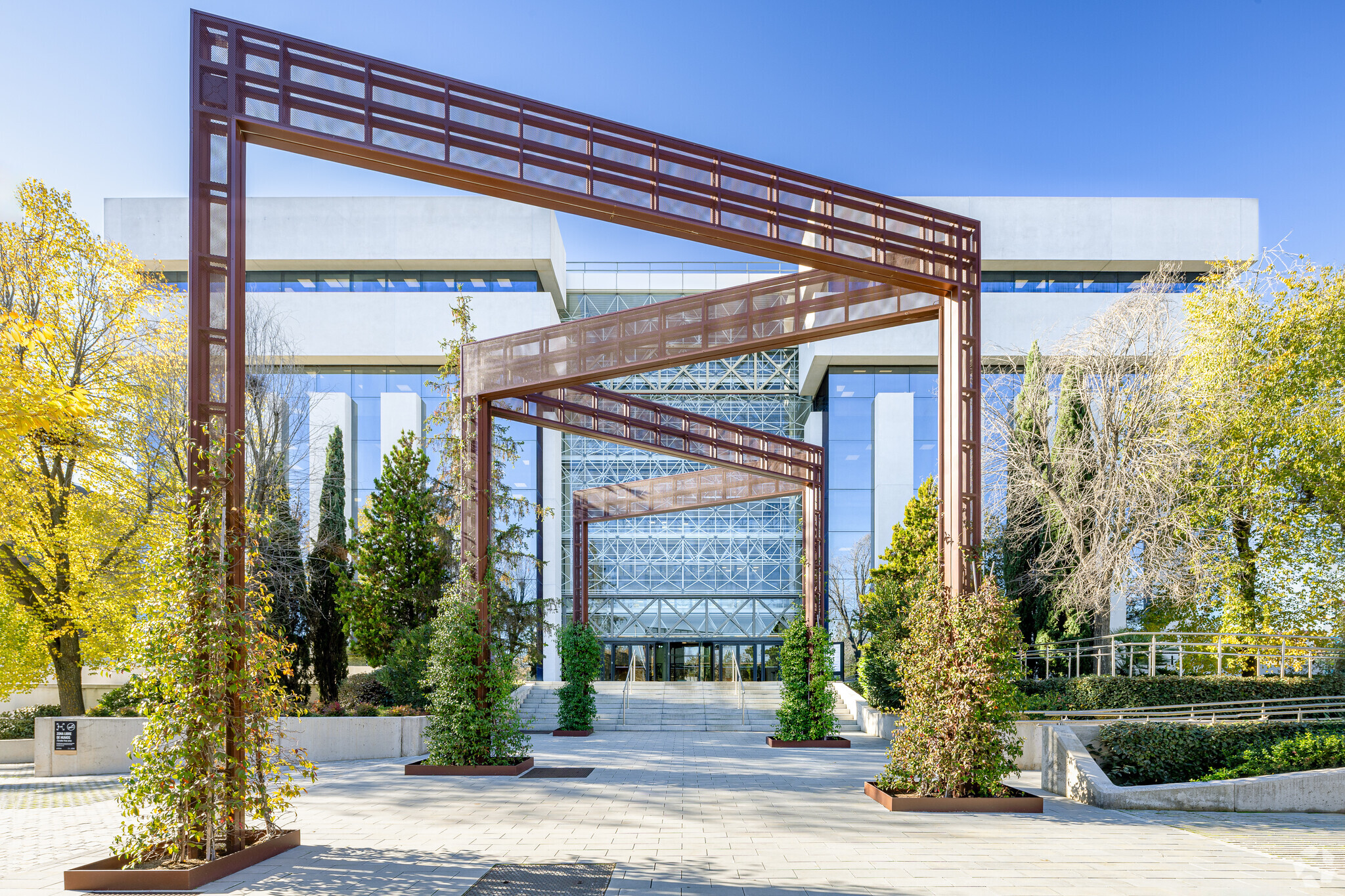 Calle Ribera del Loira, 16 - 18, Madrid, Madrid for lease Building Photo- Image 1 of 36