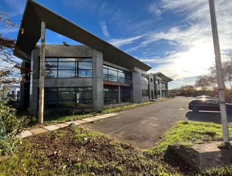 74 Rue Elisée Reclus, Décines-Charpieu for lease - Building Photo - Image 3 of 19