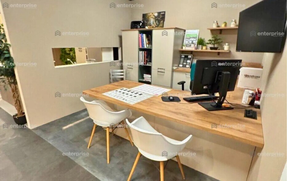 Retail in Soissons for lease - Building Photo - Image 3 of 5