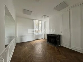 Office in Lyon for lease Interior Photo- Image 2 of 7
