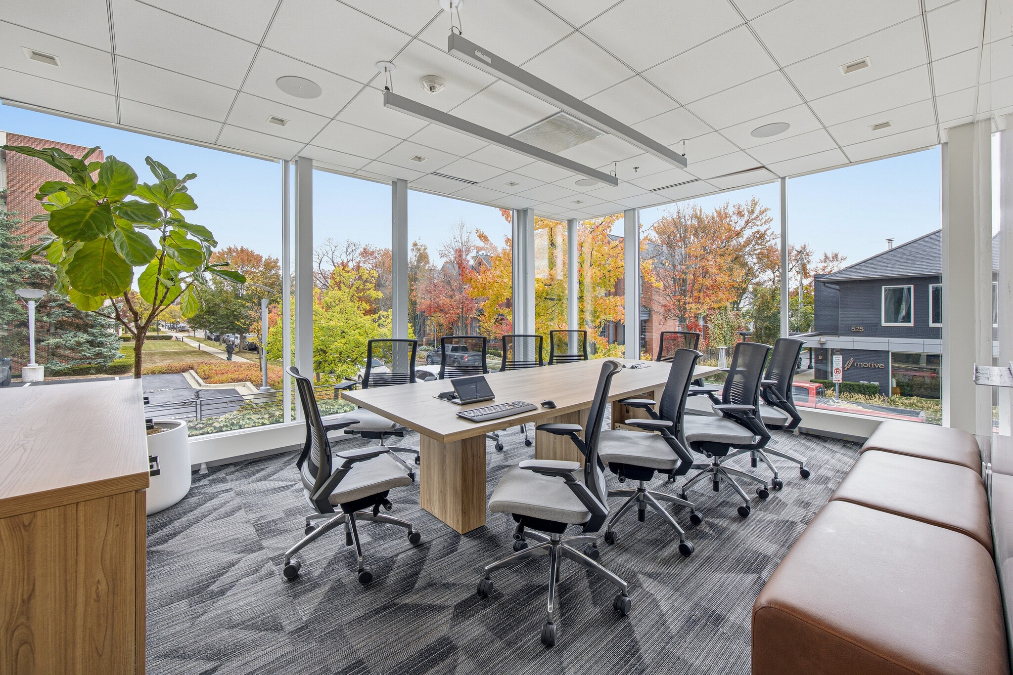 550 W Merrill St, Birmingham, MI for lease Interior Photo- Image 1 of 14