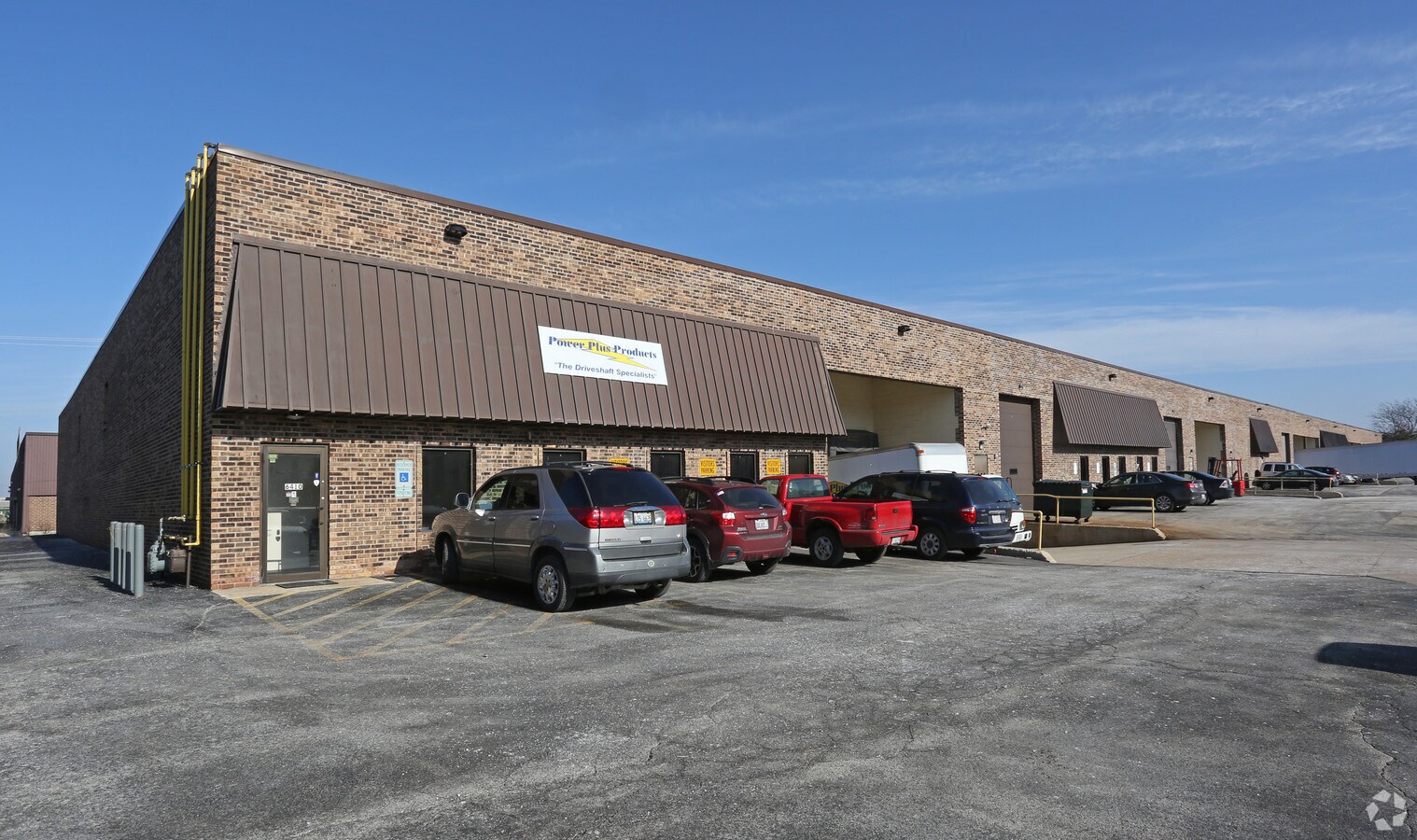 6410 W 74th St, Bedford Park, IL 60638