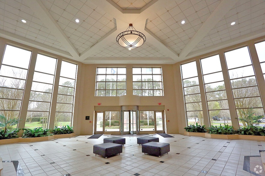 477 Viking Dr, Virginia Beach, VA for lease - Lobby - Image 3 of 8