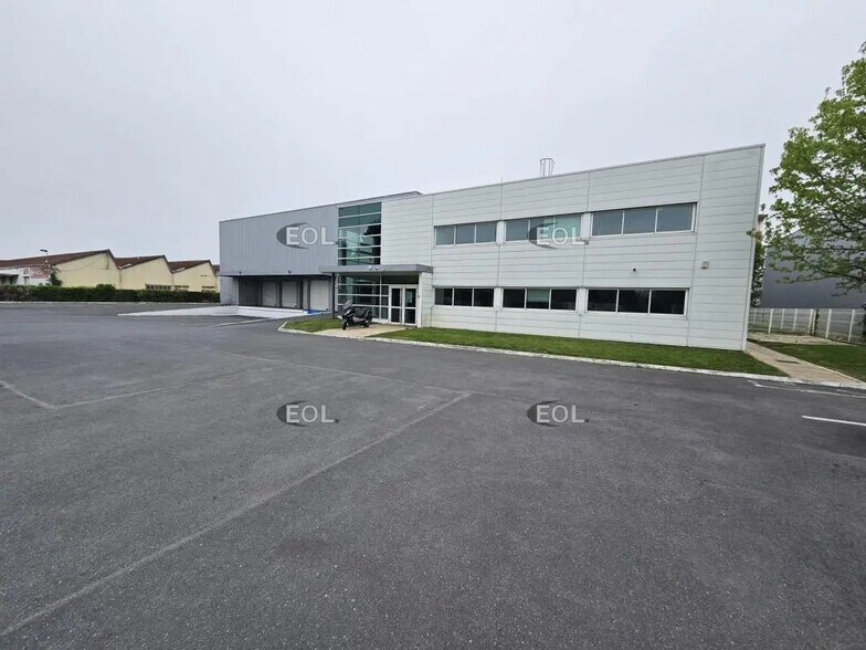 Industrial in Vitry-sur-Seine for lease - Building Photo - Image 1 of 17