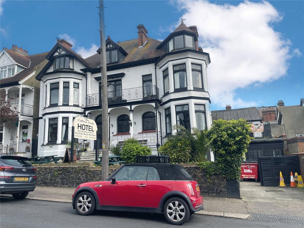 2 Cobham Road, Westcliff On Sea for lease Building Photo- Image 1 of 4