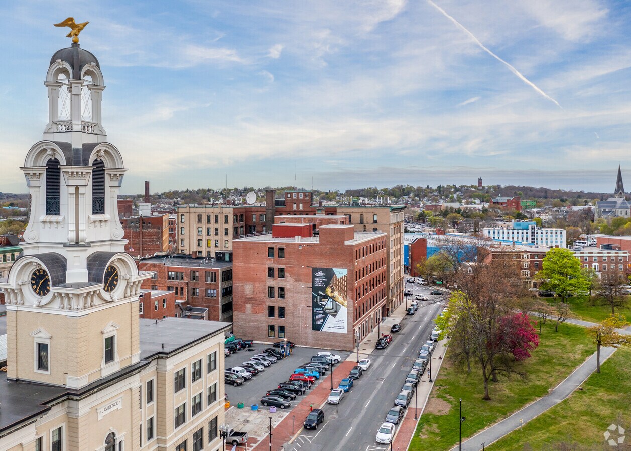 226232 Common St, Lawrence, MA 01840