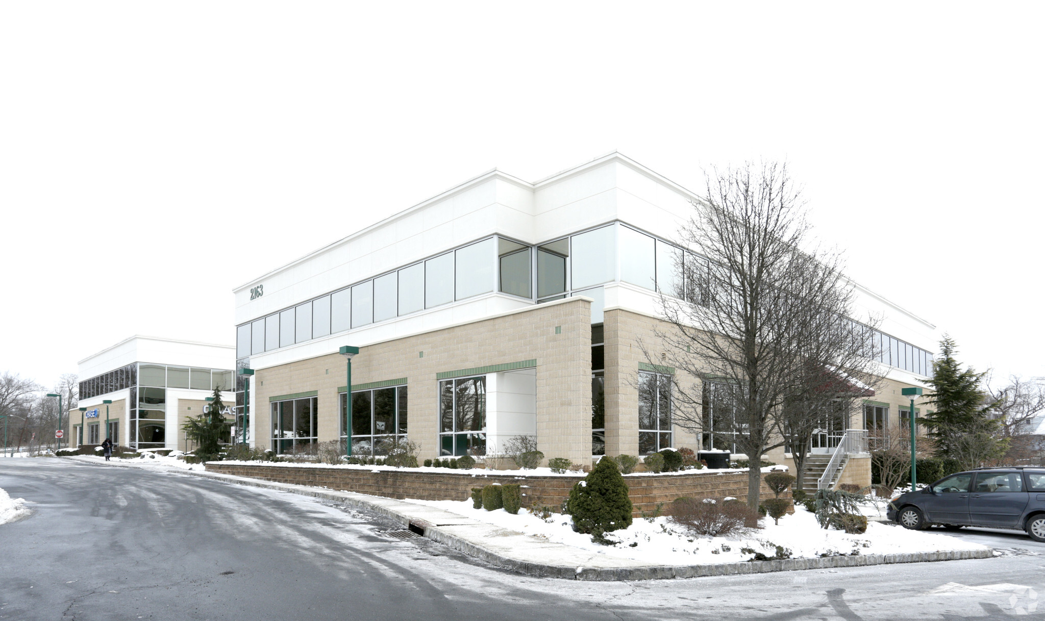 2163 Oak Tree Rd, Edison, NJ for lease Building Photo- Image 1 of 3