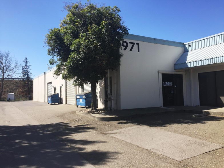 971 Transport Way, Petaluma, CA for sale - Building Photo - Image 1 of 1