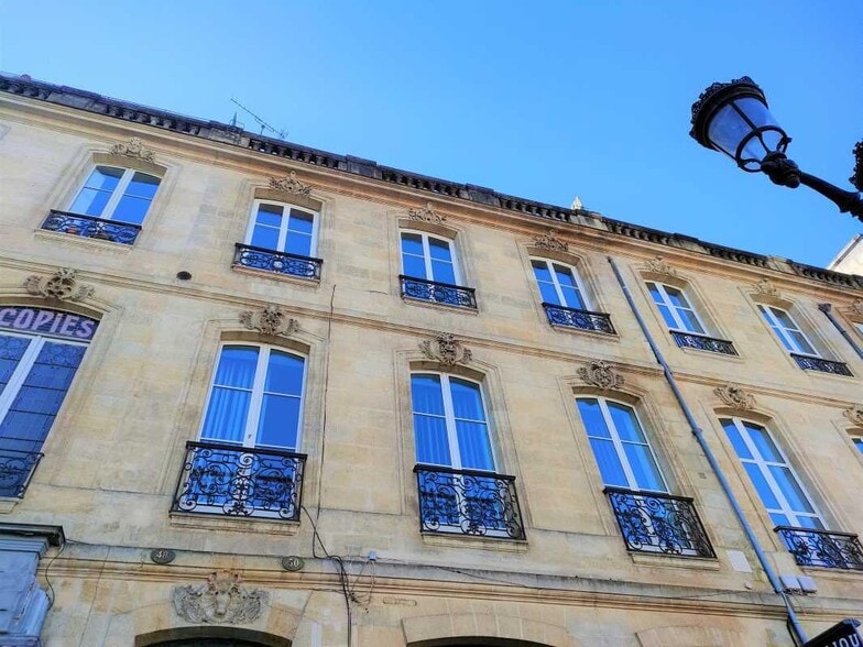 Office in Bordeaux for lease - Building Photo - Image 1 of 8