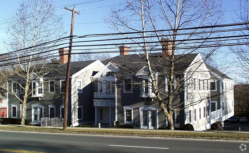 253 Post Rd W, Westport, CT for lease - Building Photo - Image 2 of 5