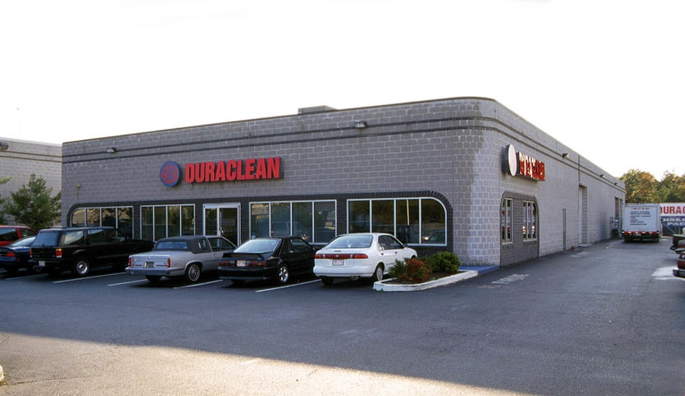 28 Old Dock Rd, Yaphank, NY for sale - Building Photo - Image 2 of 15