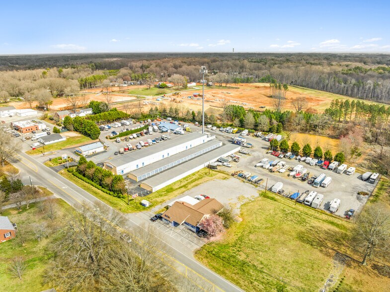 9220 Beatties Ford Rd, Huntersville, NC 28078 West Huntersville