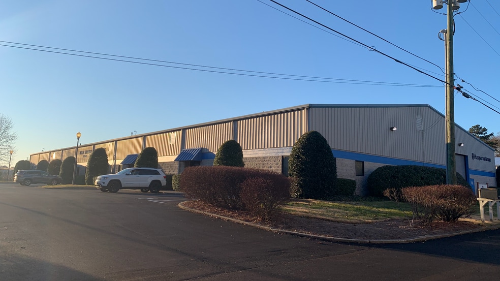 4123-4139 Appalachian Way, Knoxville, TN for lease - Building Photo - Image 2 of 14