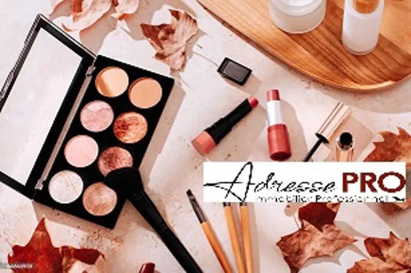 Retail in La Rochelle for lease - Building Photo - Image 1 of 3