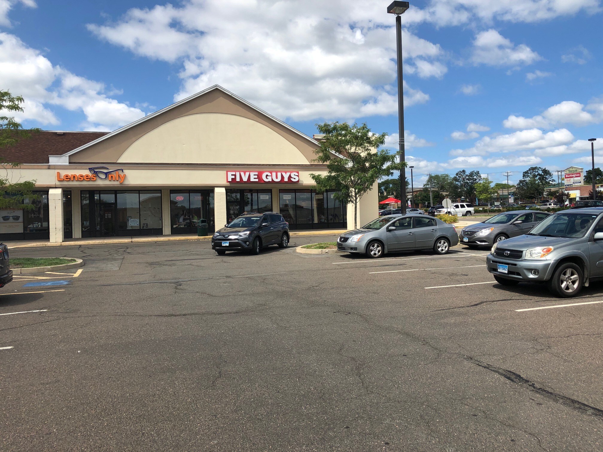 533 S Broad St, Meriden, CT 06450 Townline Square