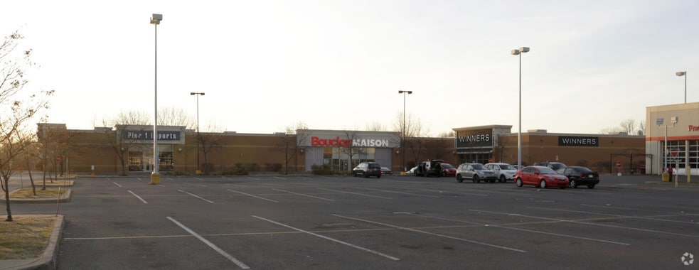 20 Boul Bouthillier, Rosemère, QC for sale - Building Photo - Image 2 of 5