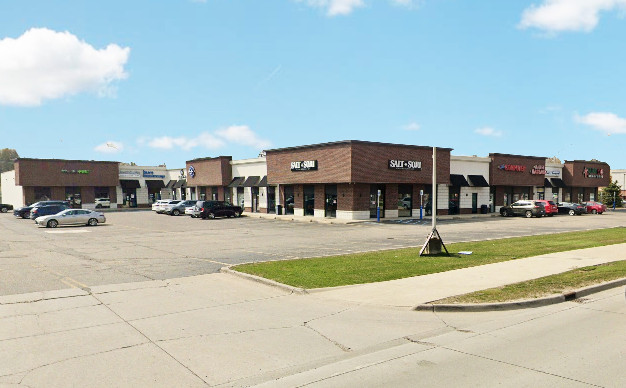 3271-3299 Rochester Rd, Troy, MI for lease Primary Photo- Image 1 of 7