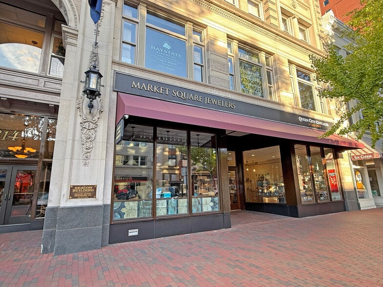 806-814 Elm St, Manchester, NH for lease - Building Photo - Image 2 of 8