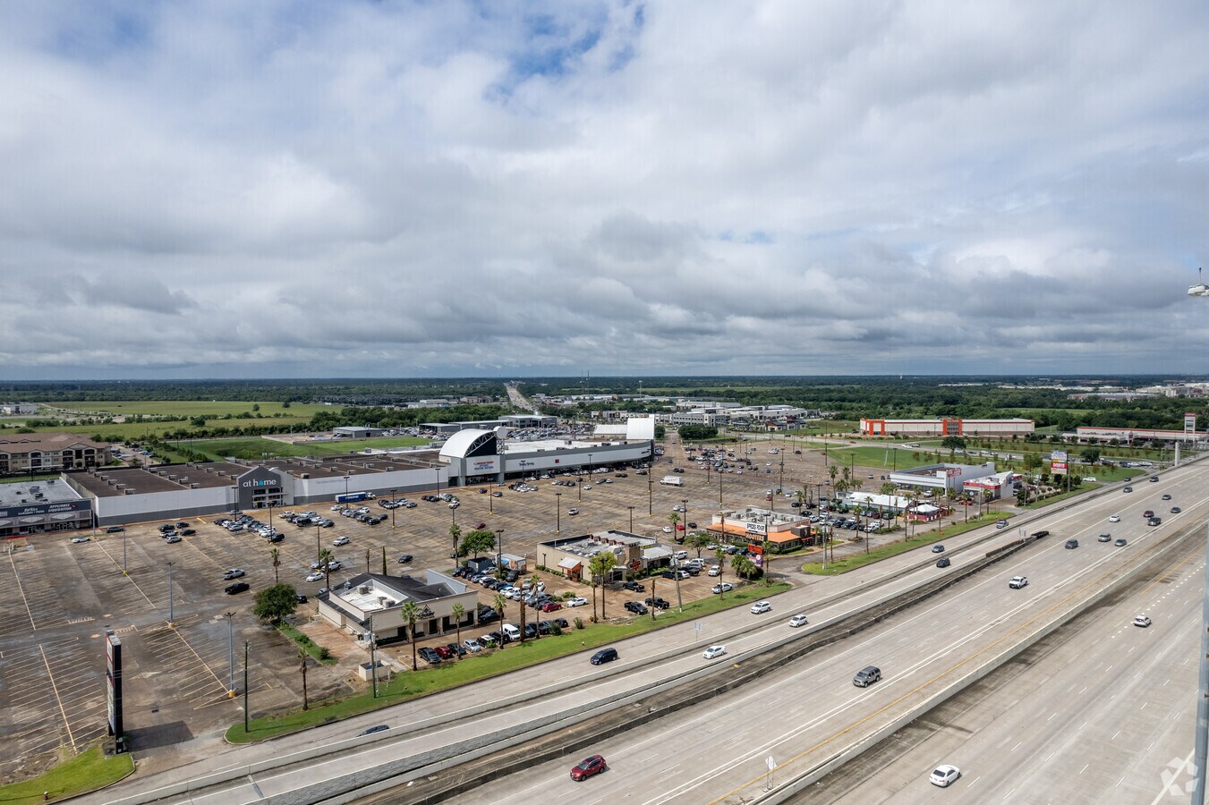 2073020814 Gulf Fwy, Webster, TX 77598 Clear Lake Center