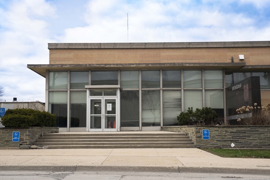 4041 N Richards St, Milwaukee, WI for lease - Building Photo - Image 3 of 5