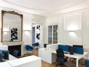 Office in Paris for lease Interior Photo- Image 2 of 5