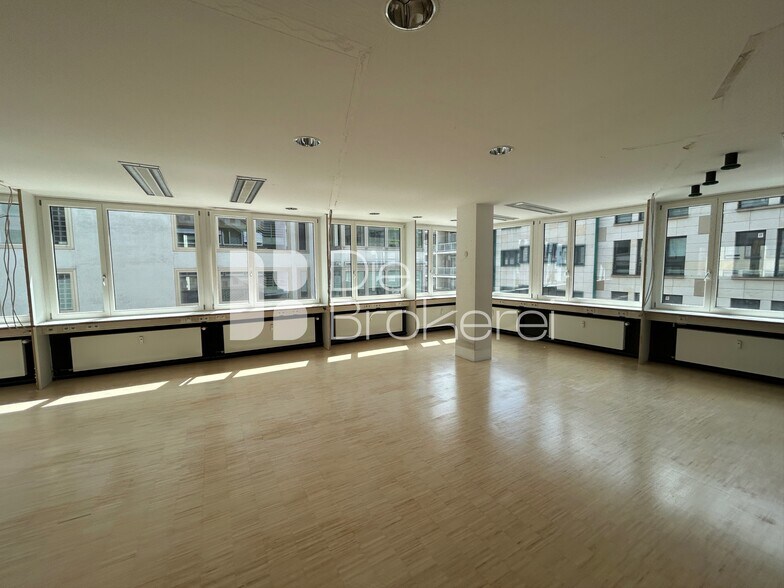for lease - Interior Photo - Image 2 of 8