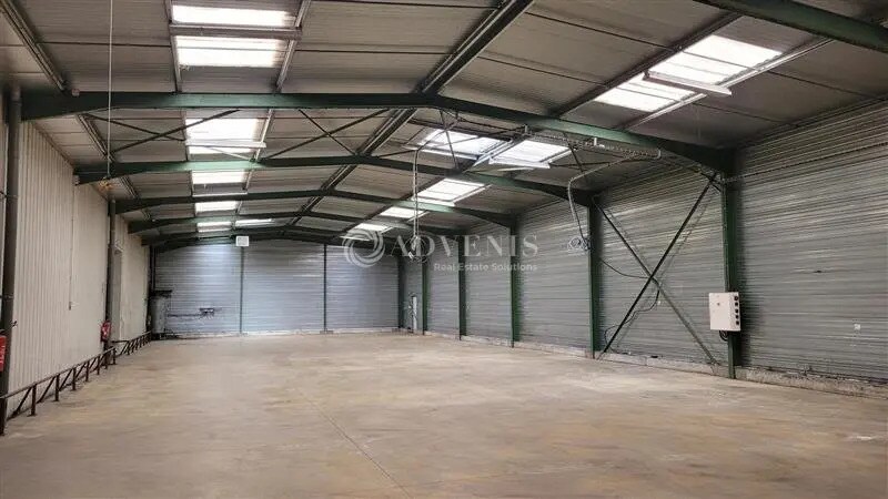 Flex in Couëron for lease - Interior Photo - Image 1 of 3